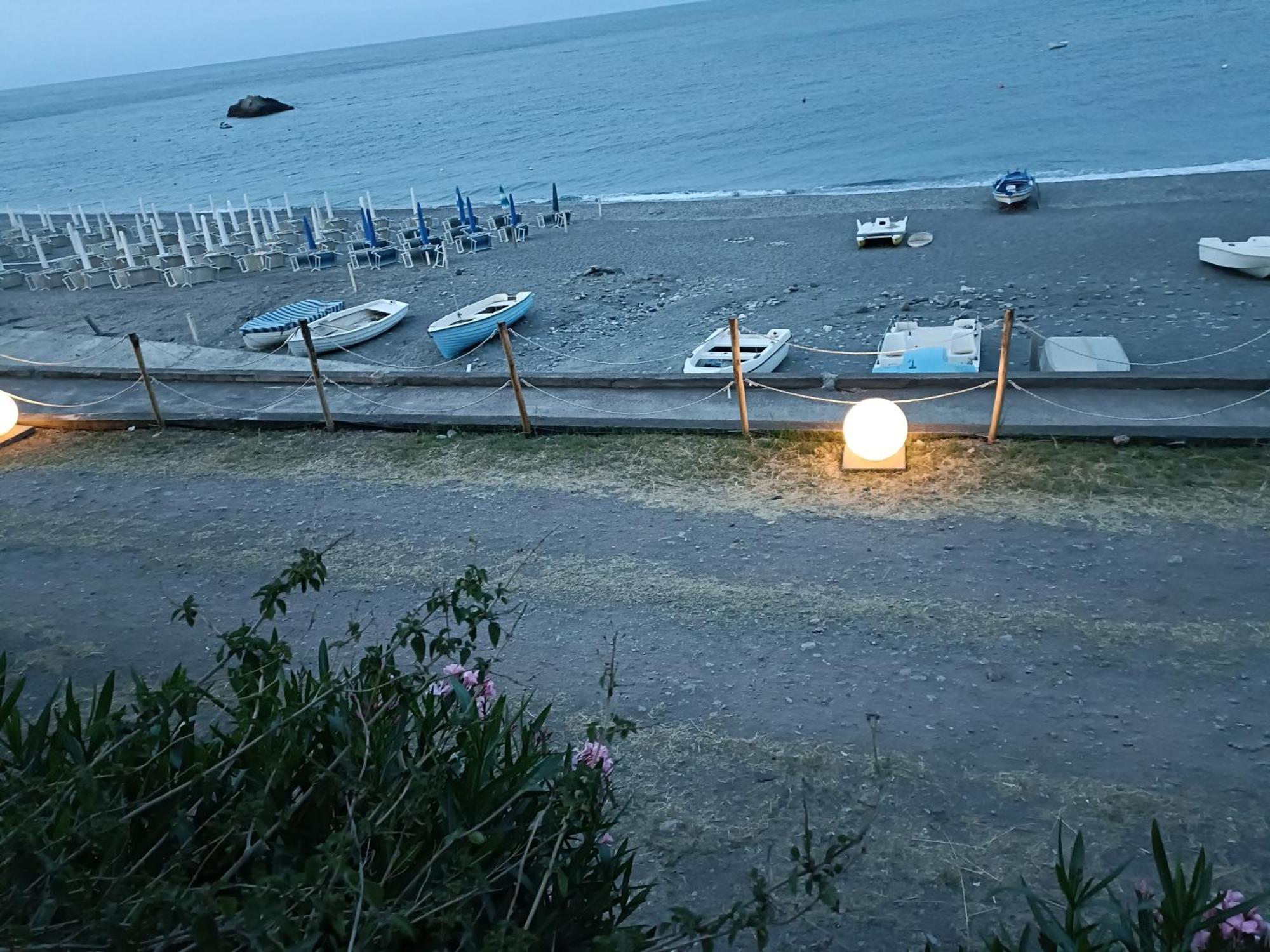 Casa Vacanze Margarita Sant'Alessio Siculo Exterior foto